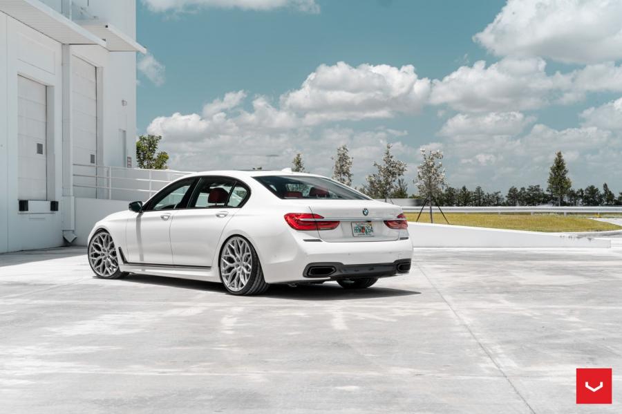  BMW 740i on Vossen Wheels (HF-2) 2018 года  (фото 5 из 15)